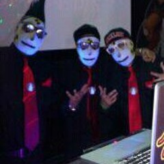 Chasing International Car's DJ iDash (Smash-Up) CrashDumb-E DJ's