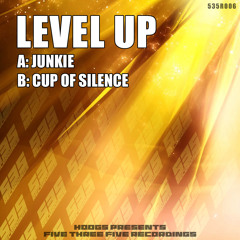 535R006 - A - Level Up - Junkie (CLIP)