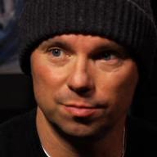 "I Go Back" - Steve Miller Band and Kenny Chesney (Live)
