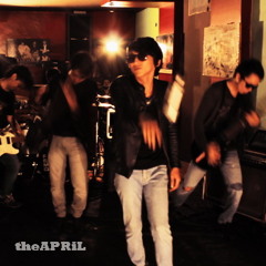 TheAPRiL - Tidak Jatuh Cinta Lagi