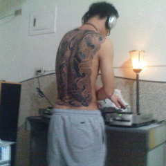 Ziggy X - Bassdusche (老北低叨位) - Dj Q Siang 2012 Remix