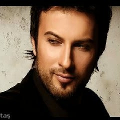 Tarkan feat. Ayhan Doğan - Gülüşü Bir Başka (2012)