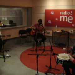 Perfect World Live Acoustic Version on Spanish Radio