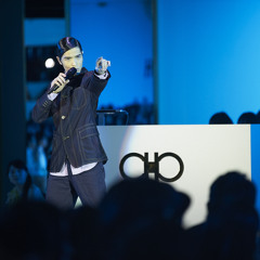 蕭敬騰Live演唱《阿飛的小蝴蝶》＠Salvatore Ferragamo2012春夏服裝秀