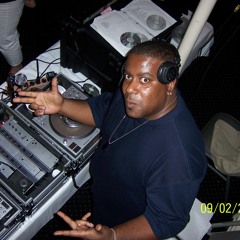 92.7 THE BEAT KUTTMASTA