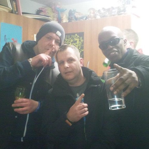 DJ.TORCHMAN, MC.JUICEMAN & MC.HOOLIGAN LIVE ON WWW.GLOBALDNB