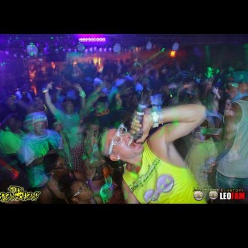 Ducket$ at Glowshow LIVE @ SHAKAS!!! 4-7-12