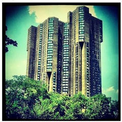 FACE AND POCKETZ  SLIPPIN