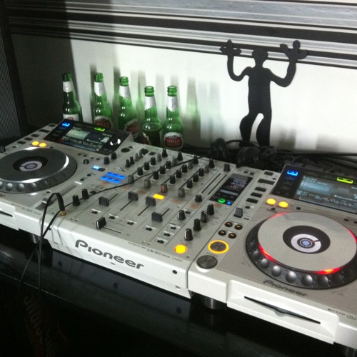 1hour 40min Happy Hardcore Music 16th April 2012