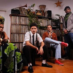 Ela é Favela - Aláfia feat. Lurdez da Luz