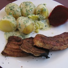 Stegt Flæsk Med Persillesovs