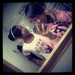 ME ND TAYLOR FREESTYLINN LOL PLAYIN AROUND