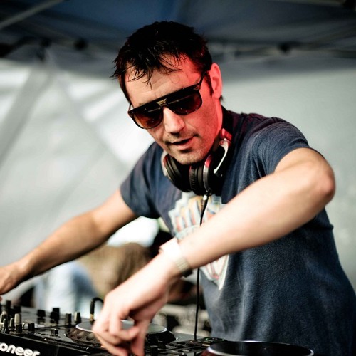 Danny Howells - On the moon (Original Mix)