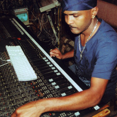 03 Traffic Dub (John John Mix) - The Dubby Conquerors