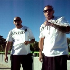 FEROZ FT LA CABRONA BESTIA - LA CALLE HUELE A PLOMO (REMIX)