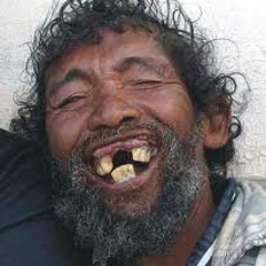 EL CHICO DEL CRANEO CHUECO - Una sonrisa (Uriel en los coros)