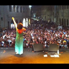 04 Build A Wall (Edstaal Rmx)