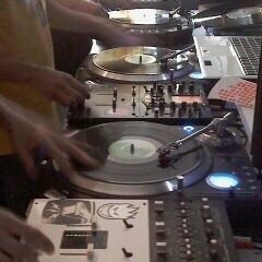 scratch track A-Kut & FouKs 12/2010