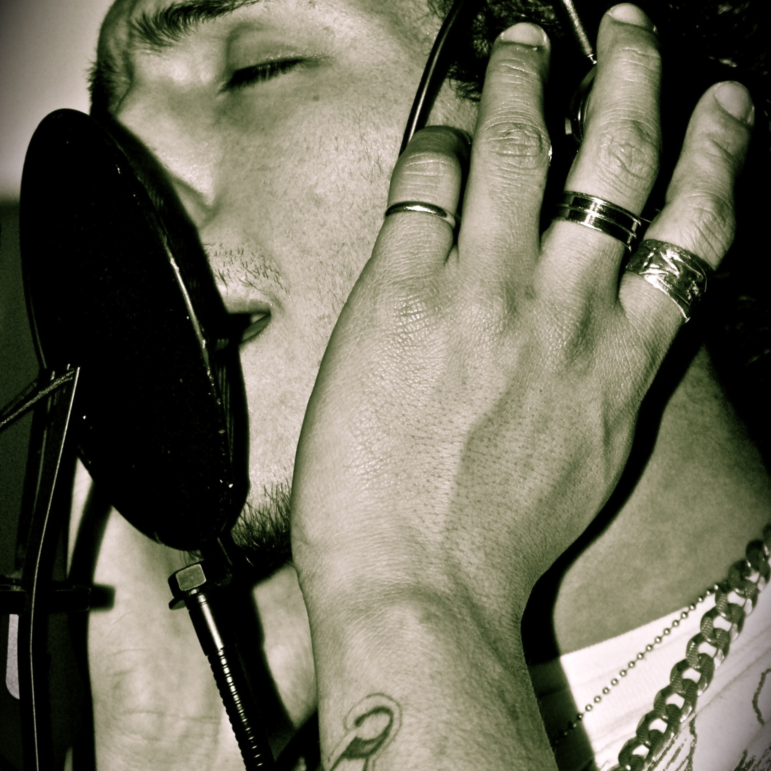MoreDown - Microphone Mistress 2008 - 09 episode artwork