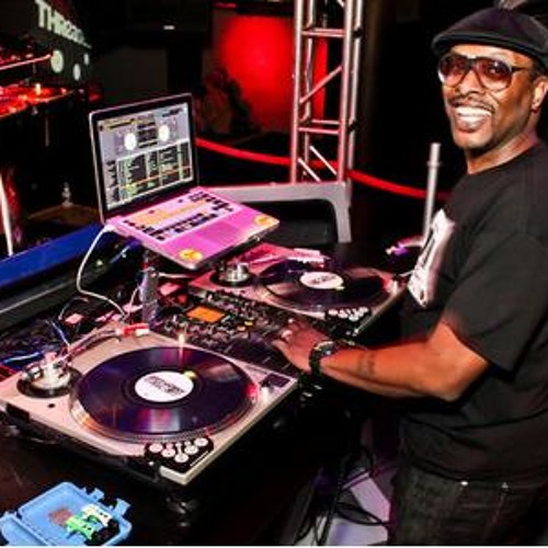 CLASSIC! Dj Jazzy Jeff mixing live @ Do Ova Sundayz 20/11/2009