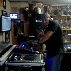 The Friday Night Groove Parlor feat "DJ SYN" June 15th 2012