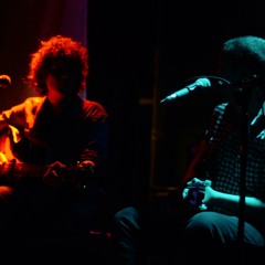 Tomás Ferrero y Pedro Cabal - Me Persigue (Vivo)