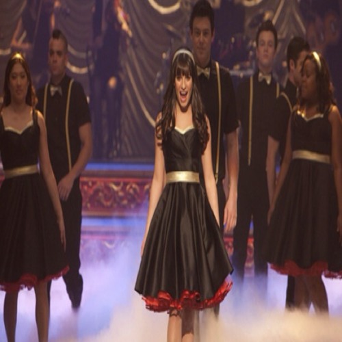 Glee - " What Doesn't Kill You (Stronger)" / " Here's to us"
