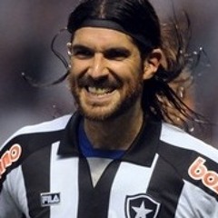 Loco Abreu comenta possível saída do Botafogo