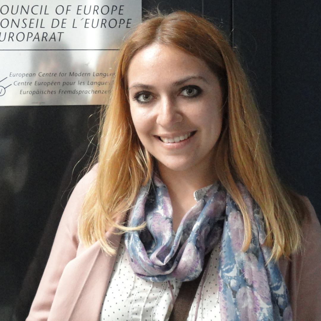 VKontakte-da sperma bilan qoplangan qizlar