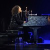 Alicia Keys - Try Sleeping With A Broken Heart (Piano & I AOL Sessions)