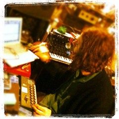 OS OVNI - A Lil in the Moon underwater by Heartworm