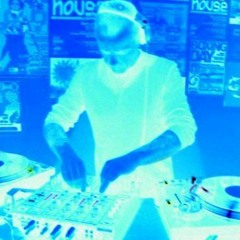 HardDanceVinylClassics.sample.Full mix at www.djdmb.co.uk