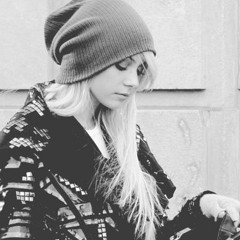 MAS HAYA DE MIL SONRISAS SKAINER FT NEAR