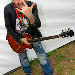 Ron "Bumblefoot" Thal of Guns N' Roses Shoutout exitfestival