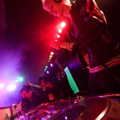 Rockers Revenge- Walking On Sunshine Jonty Skrufff vocal mix