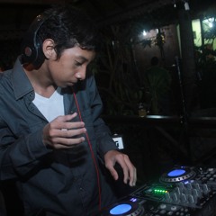 DJ Ricky - Put Your Hands Up