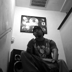 Middle Finger feat. Box Cutta