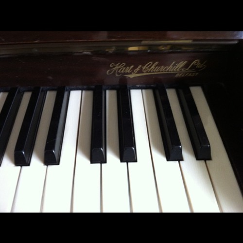 Out-of-tune Piano: Lisa it's Your Birthday