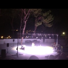 Farid Farjad sari gelin at Ayvalik Amfitiyatro