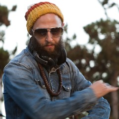 Peace Go With You, GiL live DJ SET @ Grand Performances LA 7/20/12