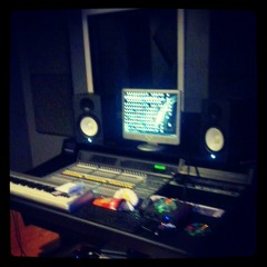 Pushing Me Away - 9yne Ft Jay Kidd