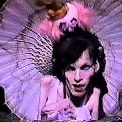 Petite y Los Trashitos - Carepolio