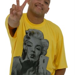 MC TARAPI - QUE BUCETA LINDA ( DJ JOAO O MLK DOIDO ) (( MUNDO PRODUÇÕES))