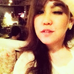 ระหว่างขับรถกลับก็คิดถึงเพลงของญาญ่า"อาการรัก"