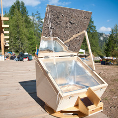 [DIY] Fabrication d'un four solaire avec Christophe André au festival hack&diy A Pado Loup-OWNI.FR