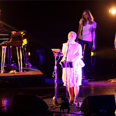 Elizabeth Fraser - "Pearly Dewdrops Drops" live in 2012