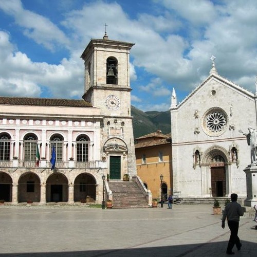 Monks of Norcia - Holy Mass - Gradual and Sequence - Feast of St. Benedict - July 11.2012