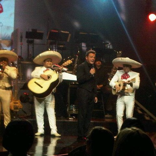 Luis Miguel - Motivos (Austin TX NOV-04-2005)