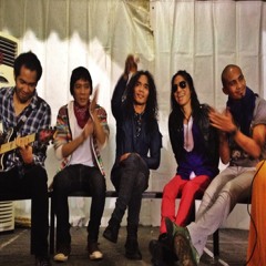 Bang2 Tut  at Slank Residence