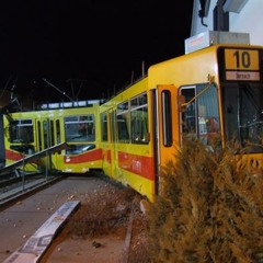 Avant que le trame déraille (Gum's Kurt-S  Chil-A) CASTLE-HOOD